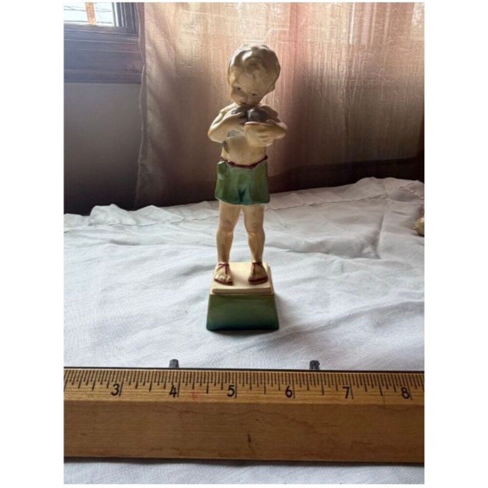 Royal Doulton Town Crier Figurine HN 3261 Miniature Character Bone China England